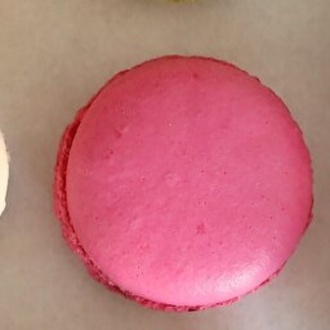 Frambuazlı Makaron görseli