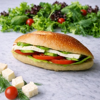 Ezine Beyaz Peynirli Domates Salatalık Sandwich görseli