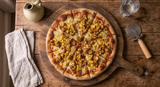 Tavuk Parçacıklı Pizza (40 Cm) görseli