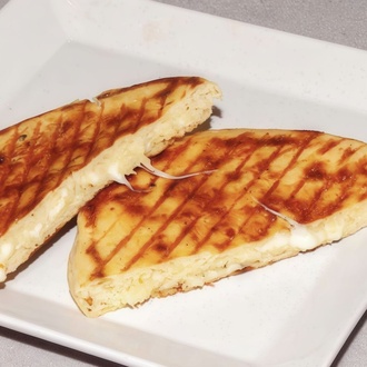 Kaşarlı Bazlama Tost görseli