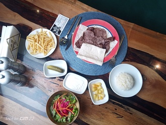 Antrikot Döner Tereyağlı Sade İskender Kebap görseli
