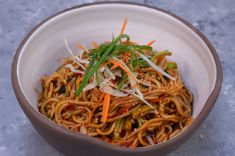 Sebzeli Noodle görseli