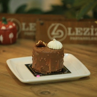 Krokan & Çikolatalı Pasta (Adet) görseli