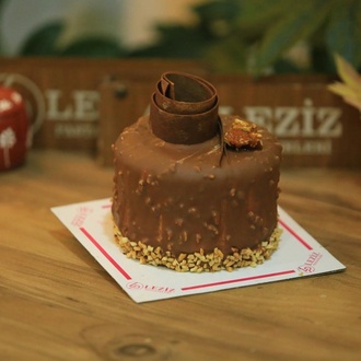 Krokan & Çikolatalı Pasta (4 Kişilik) görseli