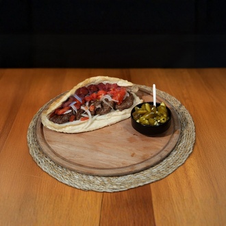 Tam Köfte Ekmek görseli