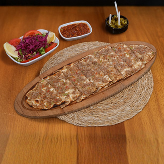 Konya Etli Ekmek görseli