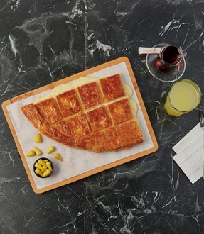 Bülent Börek Peynirli (2 Kg) / El Yapımı Taze Limonata (1 L) görseli