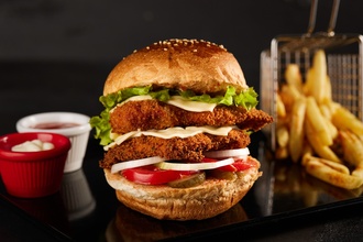 Double Chicken Burger görseli