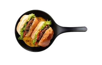 Cheddar Yatağında Klasik Burger görseli