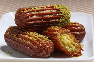 Antep Fıstıklı Tulumba Tatlısı 500 Gr. görseli