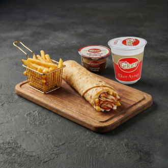 Kaşarlı Tavuk Döner Dürüm Ayran (Menü) görseli
