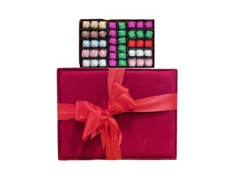 Kırmızı Kutuda Yaldızlı Çikolata (42'Li) görseli