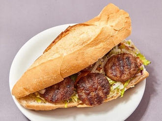 Üç Çeyrek Ekmek Izgara Köfte görseli