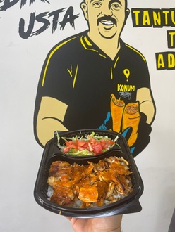 Pilav Üstü Tavuk Döner görseli