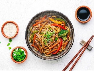 Sebzeli Noodle görseli