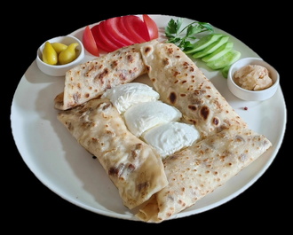 Yoğurtlu Ispanaklı Gözleme görseli