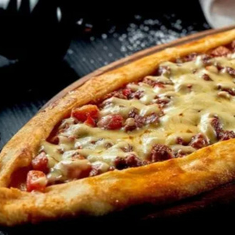 Kavurmalı Kaşarlı Pide görseli
