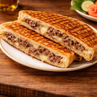 Bazlama Tost Kavurmalı Kaşarlı görseli