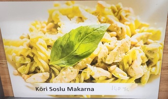 Köri Soslu Makarna görseli