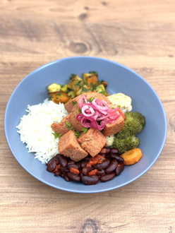 Vegan Mercimek Tofu Bowl görseli
