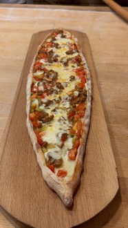 Kuşbaşılı & Kaşarlı Pide görseli