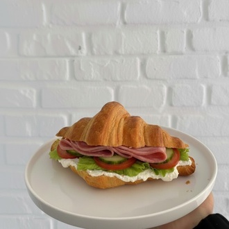 Salamlı Sandviç Kruvasan görseli