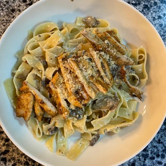 Fettucine Alfredo görseli