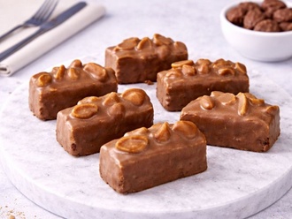 Karamelli Yer Fıstıklı Pötifur (1 Kg.) görseli