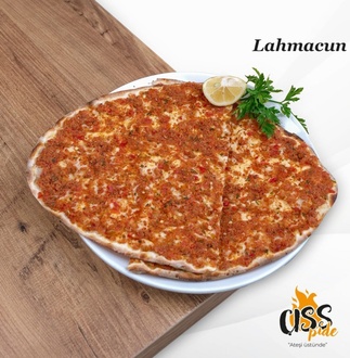 Lahmacun görseli