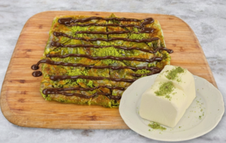 Çikolatalı Antep Katmer (2 Adet) & Maraş Kesme Dondurma (2 Adet) görseli