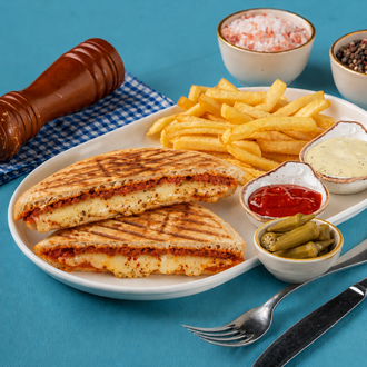 Bazlamaya Acılı Tost görseli