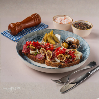 Ekmek Üstü Pastırma İncirli görseli