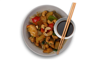 Thai Usulü Kaju Fıstıklı Tavuk görseli