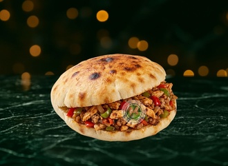 Tombik Ekmek Arası Baharatlı Tavuk Kavurma görseli