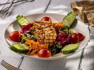 Izgara Tavuklu Salata görseli