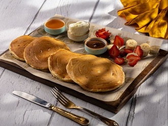 Nutellalı Ballı Kaymaklı Pancake görseli