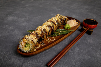 Hot Salmon Roll görseli
