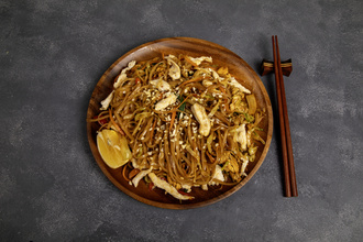 Pad Thai Tavuklu Noodle görseli
