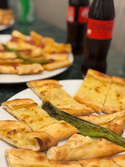 Taş Fırın Kaşarlı Pide görseli