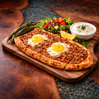 Kıymalı Yumurtalı Pide görseli