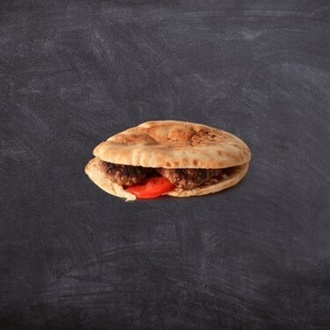Tombik Ekmek Arası Köfte görseli