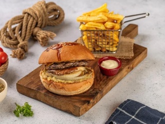 Eli Nazik Burger görseli