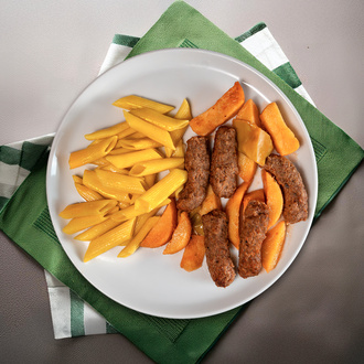 İzmir Köfte & Penne Makarna görseli