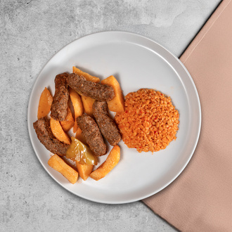 İzmir Köfte & Bulgur Pilavı görseli