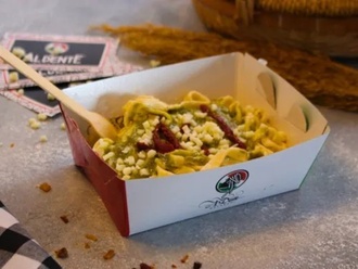 Pesto Sos & Mozzarella Peyniri görseli