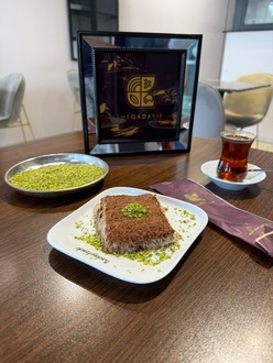 Fıstıklı Ve Çikolatalı Soğuk Kadayıf görseli