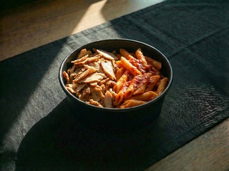Napoli̇ten Soslu Penne Makarna Tavuk Döner görseli