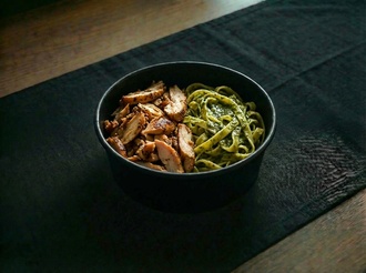 Pesto Soslu Tagliatelle Makarna & Tavuk Döner (150 Gr.) görseli