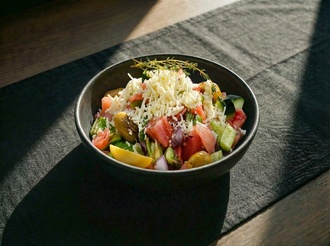 Gouda Peynirli Salata görseli