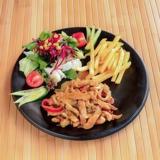 Köri Soslu Piliç görseli